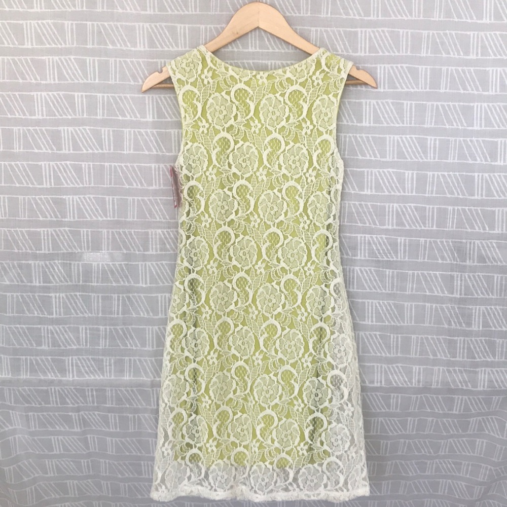 Lace Dress - Picture 2 of 7